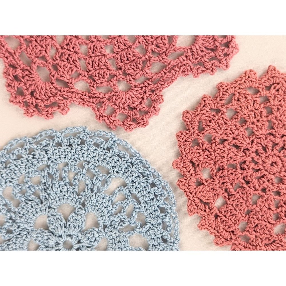 Set of 4 Pink & Blue Crochet Doilies Table Coasters Trivets Flower Doilies Set